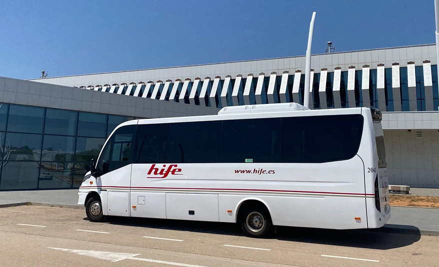 Alquiler de autobuses para aeropuertos y transfers de grupos